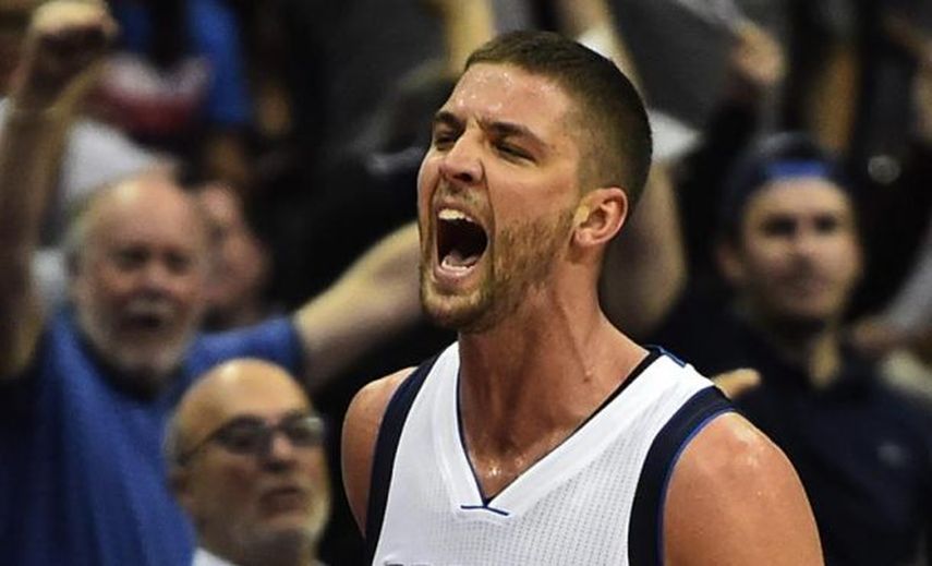 128-101. Parsons conduce el triunfo de los Mavericks