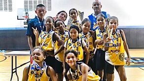 Foto:&nbsp;Campeón&nbsp;de la categoría Sub-12&nbsp;femenina, Equipo del Patronato Kiwanis de El Chorrillo.