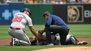 Acuña salió lesionado de la victoria de los Braves sobre los Pirates el domingo por la noche.&nbsp;