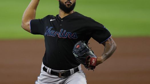 El dominicano Sandy Alcántara frena en seco la mala racha de los Marlins