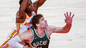 135-103. Capela lidera ataque balanceado y ganador de los Hawks ante los Suns