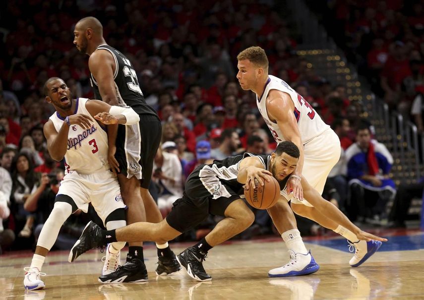 107-92. Griffin y Paul devoran a los Spurs