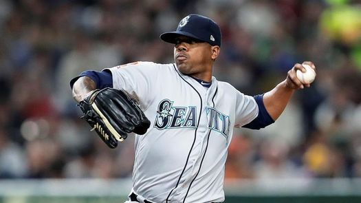 El lanzador cubano Roenis Elías será operado y se perderá la temporada 2021