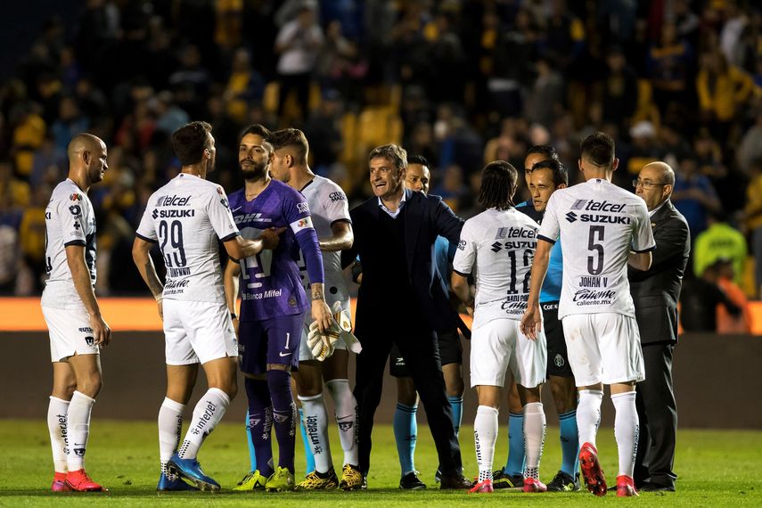Míchel reconoce estar sorprendido con el desempeño de los Pumas