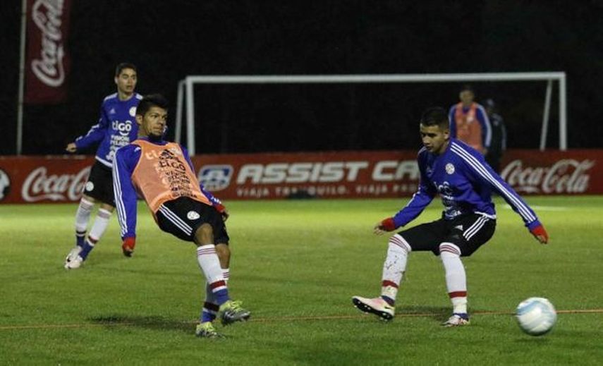 Paraguay ensaya sin Rojas y Gómez antes del partido contra Uruguay