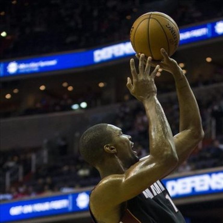 94-88. Bosh y Wade deciden en la prórroga el triunfo de Miami Heat