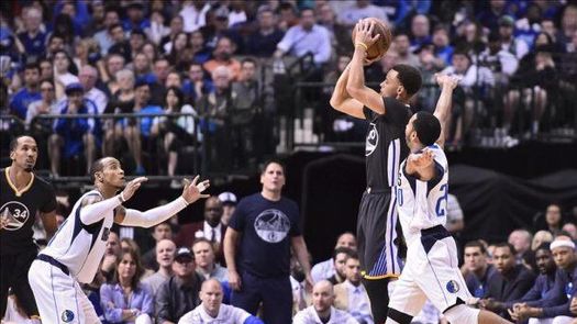 110-123. Thompson da a los Warriors la ventaja de campo en las finales