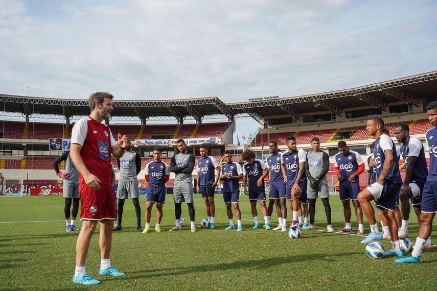 Con la frente en alto