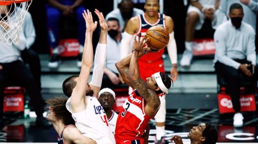 135-116. Leonard y los Clippers cortan la racha triunfal de los Wizards y son líderes