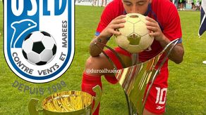 Orelien besando la Copa del Maurice Revello.&nbsp;