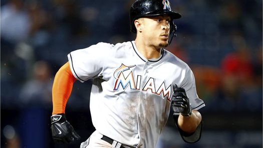 8-2. Stanton juega perfecto y da triunfo a los Marlins