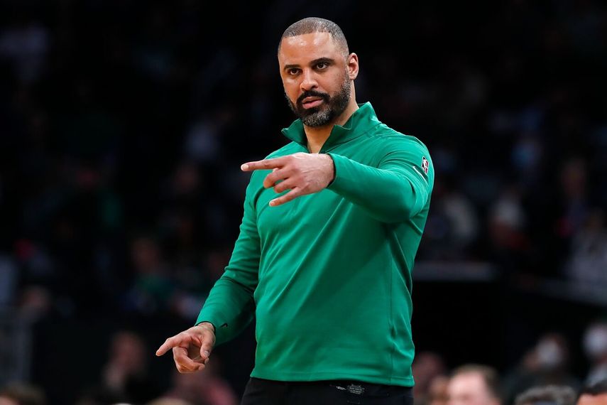 Ime Udoka, coach de los Celtics, suspendido por un año