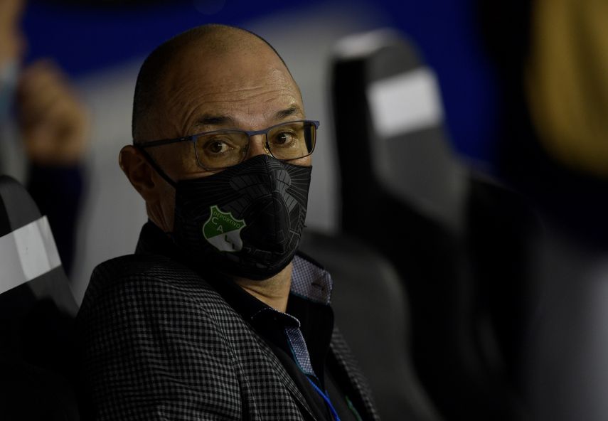 El uruguayo Alfredo Arias, técnico del Deportivo Cali, da positivo para covid-19