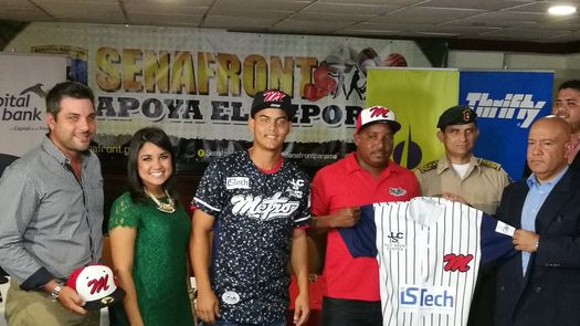 Panamá Metro presenta sus nuevas indumentarias