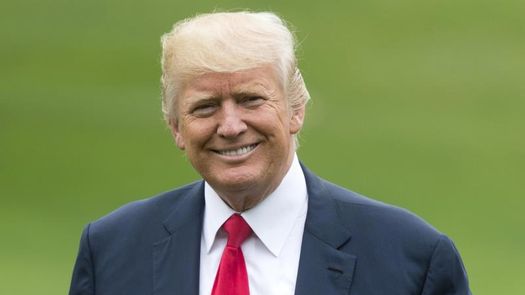 Trump viaja en el Air Force One con el equipo campeón mundial de Pequeñas Ligas