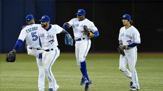 1-0. Estrada vuelve a acercarse al juego perfecto en el triunfo de los Azulejos