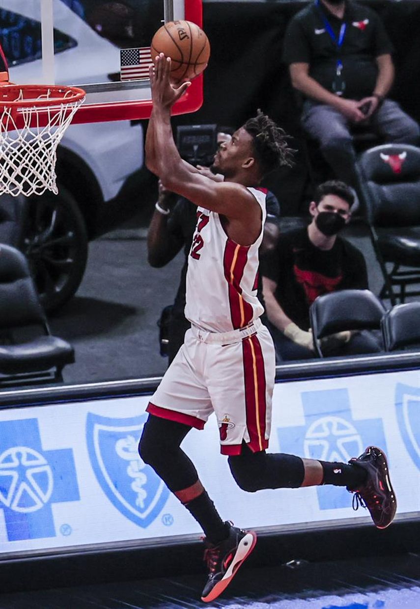 88-98. Butler y Adebayo rompen racha perdedora de Heat