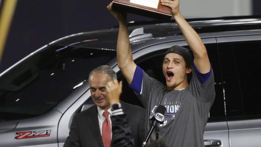 Corey Seager también es el Jugador Más Valioso (MVP) de la Serie Mundial