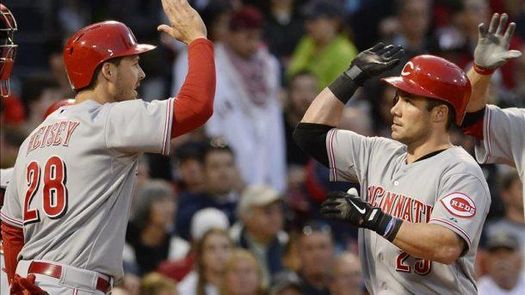 2-1. Schumaker impulsa el triunfo y los Rojos detienen su racha de nueve derrotas