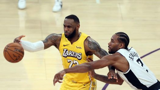 106-111. Leonard fue mejor que James y los Clippers ganan a Lakers duelo angelino