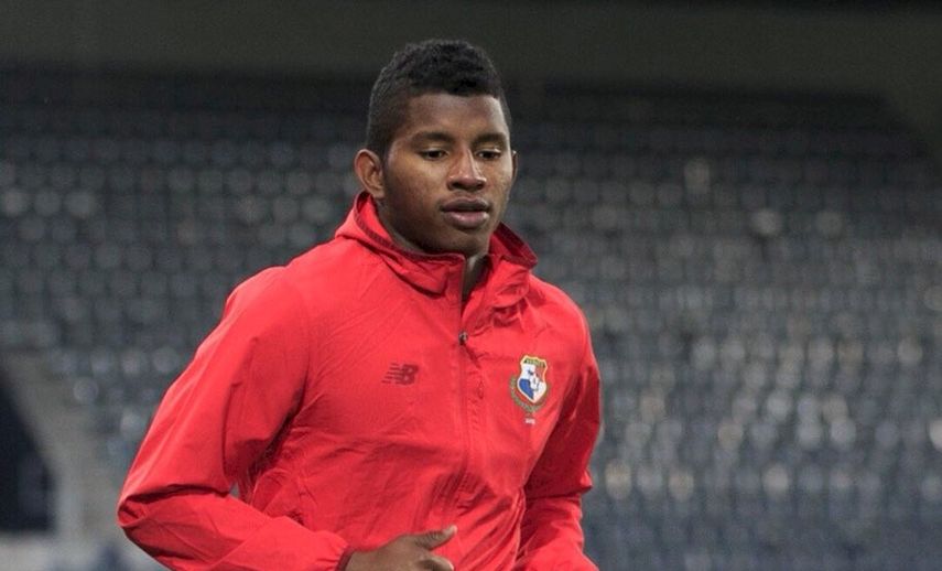 Fidel Escobar no jugará ante Suiza
