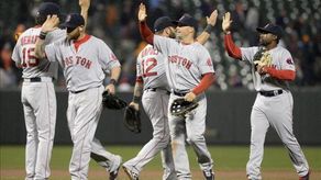 7-4. Castillo corona con jonrón racimo de siete para los Medias Rojas