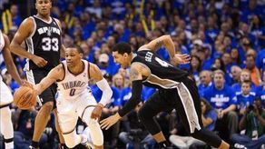 105-92. Westbrook y Durant meten miedo y los Thunder empatan la serie con los Spurs