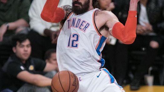 Steven Adams recibe la extensión de los Pelicans, pero pierde 10 millones