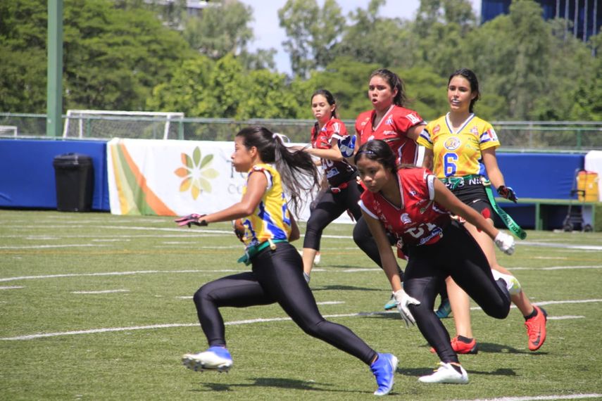 Kolts y Owls colíderes en Football Americano Kiwanis