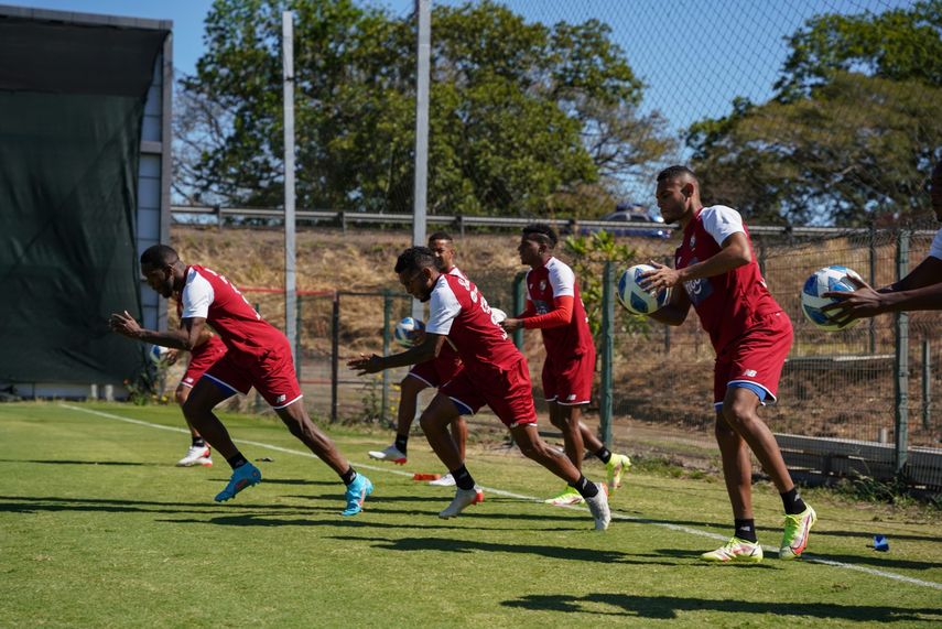 Alberto Quintero: En casa hay que ganar sí o sí