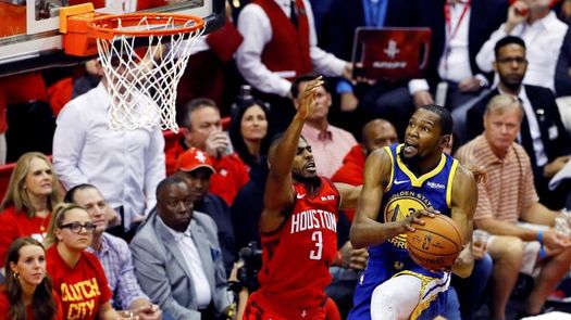 112-108. Harden vuelve a ser verdugo de Warriors y Rockets empatan serie
