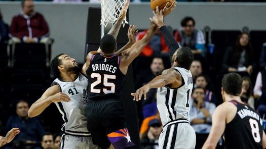 126-104. DeRozan y los triples de Spurs cortan la racha triunfal de Bucks