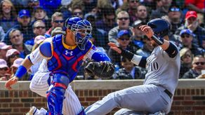 4-3. Grandal pega dos dobles contra los Piratas