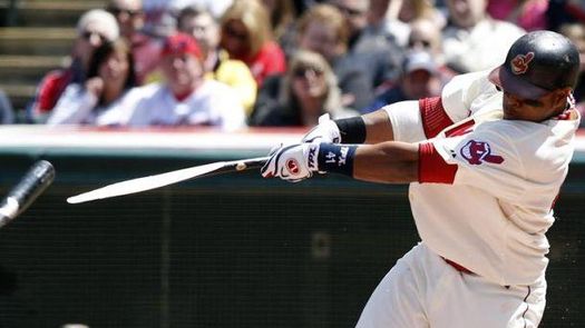 Santana destaca con el poder del bate; Rodney presiona por el liderato