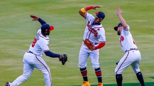 Acuña Jr. y Tatis Jr. alcanzan liderato de jonrones; ganan Cueto y Urquidy