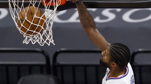 90-116. Clippers arrollan con la vuelta de George y Leonard