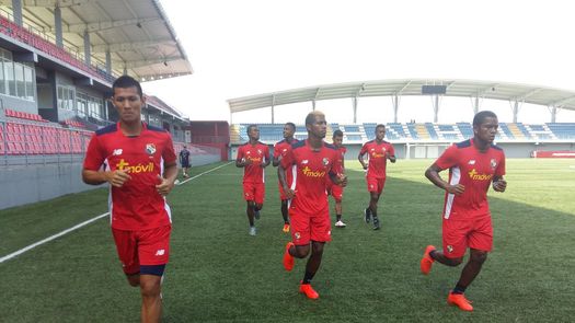 Panamá y Guatemala se enfrentan esta noche