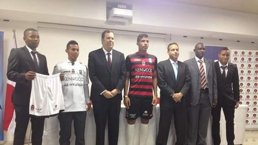 Sporting San Miguelito presenta sus nuevas indumentarias y apunta hacia la Liga Cable Onda Apertura 2014