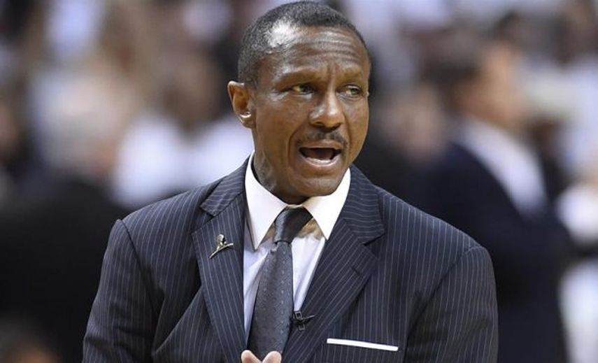 Criticar a los árbitros le costará 25.000 dólares al técnico de los Raptors