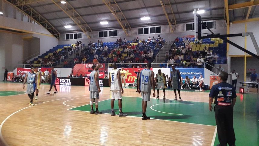 Correcaminos siguen invictos en Colón; Águilas acaban con mala racha