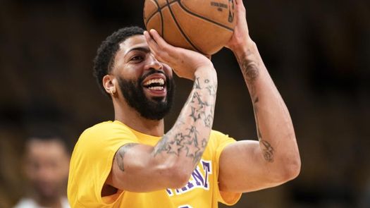 120-125. Davis lidera a los Lakers y Warriors honran a Bryant