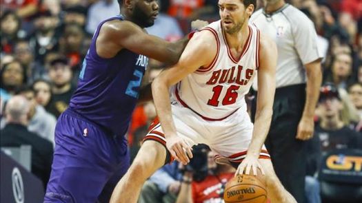 101-96. Hinrich lideró el ataque exterior y Gasol el interior de los Bulls