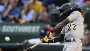 7-6. McCutchen y Cervelli jonronean contra los Rojos