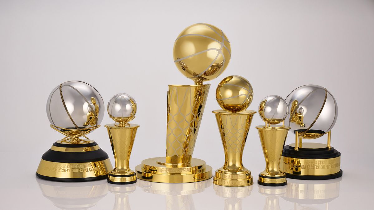 La NBA presenta nuevos trofeos para las finales de la Conferencia