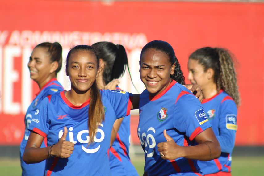 Selección femenina de Panamá ya entrenó en Cali Colombia