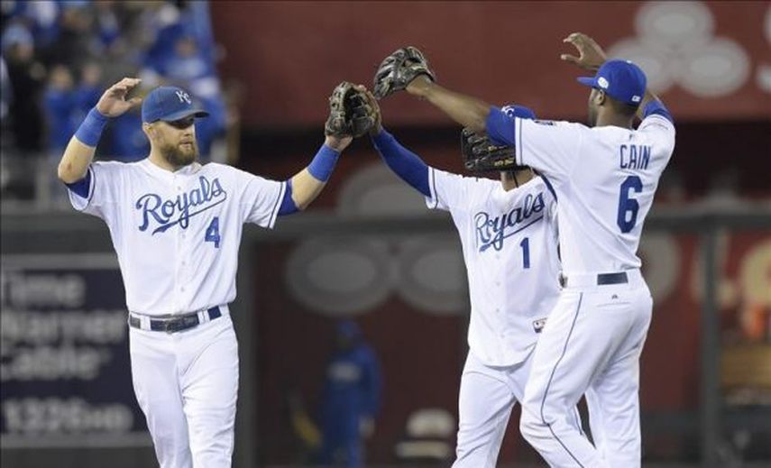 9-6. Los Reales consiguen una remontada histórica y empatan la serie