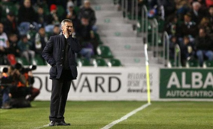Escribá: El Granada será uno de los partidos más difíciles de la temporada