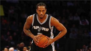 81-95. Leonard fue el jugador clave en el triunfo de los Spurs