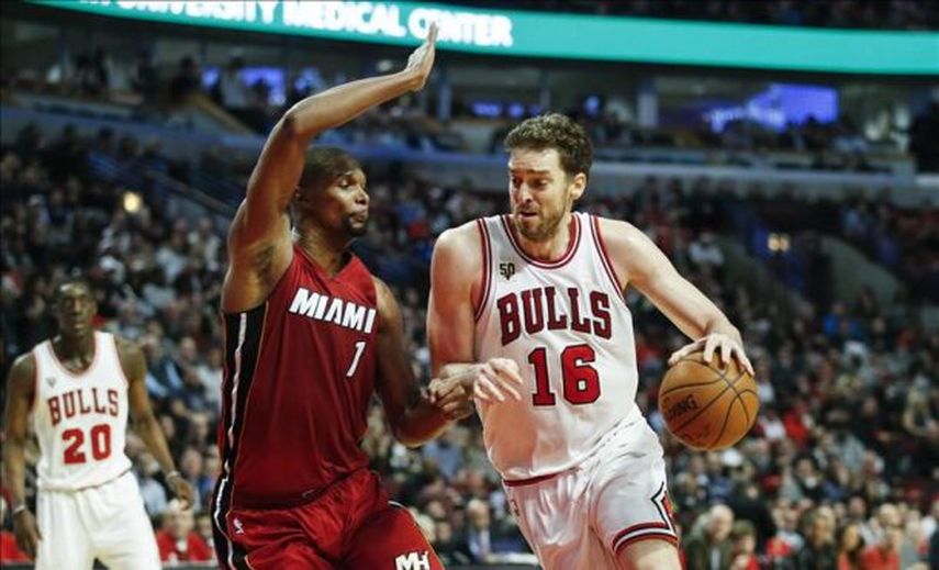 98-102. Wade y Bosh conducen el triunfo de los Heat