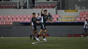 Christian Gómez se puso la capa de héroe para el Colegio Real